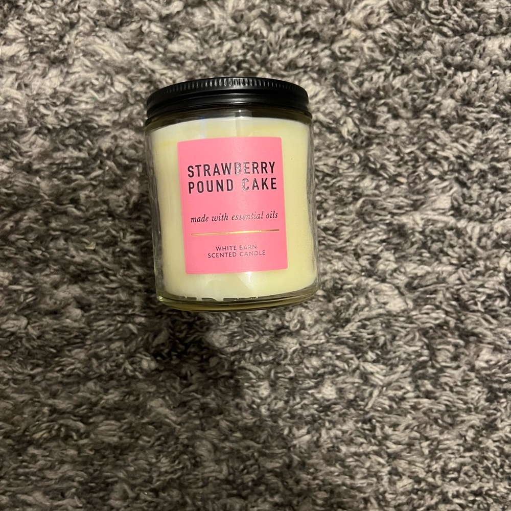 strawberry pound cake candle